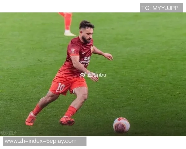 十字韧带撕裂!上港右路备战受挫,24岁国脚或报销整个赛季